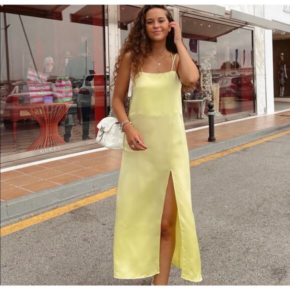 Zara Dresses & Skirts - ZARA BLOGGER FAVORITE SATIN MIDI FLOWY DRESS
